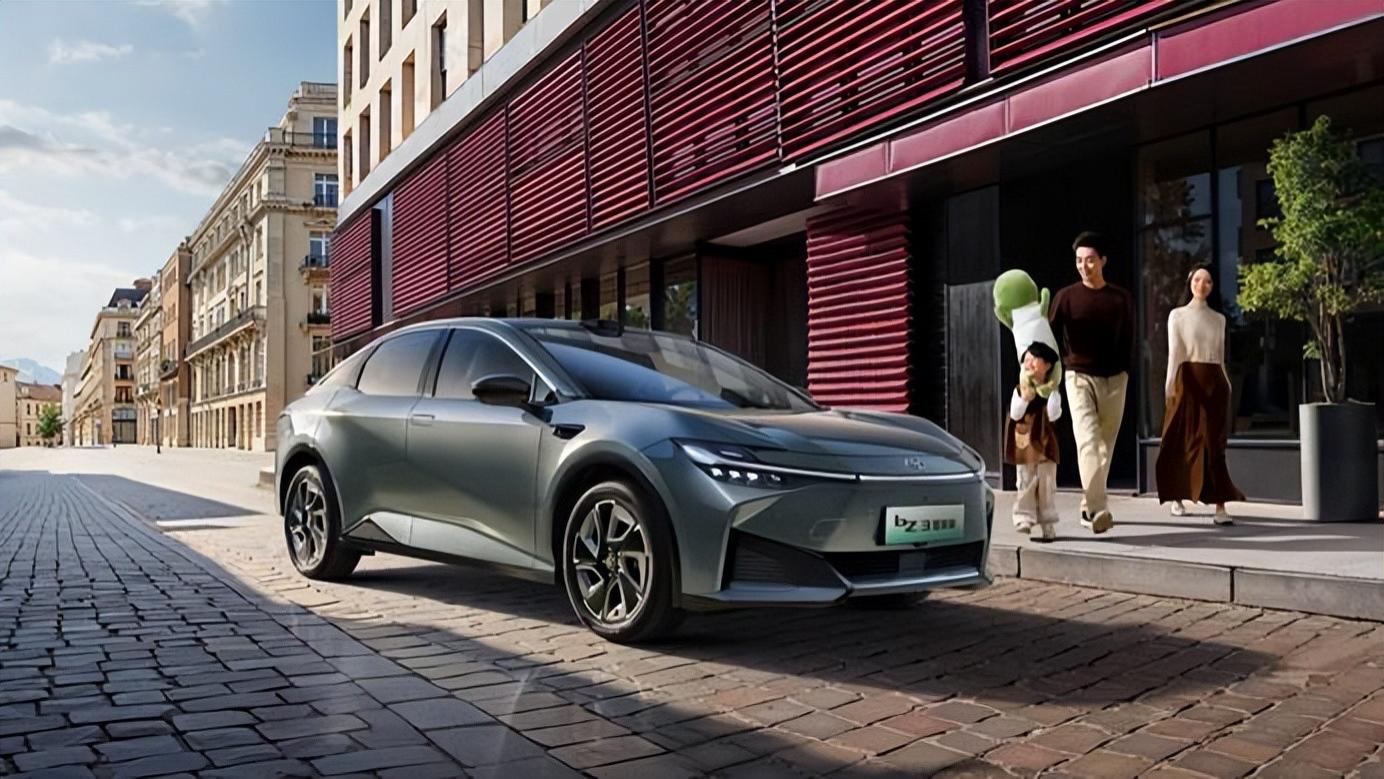 一汽丰田纯电也亲民了？bZ双车限时9.38万起，这次够“诚意”吗？