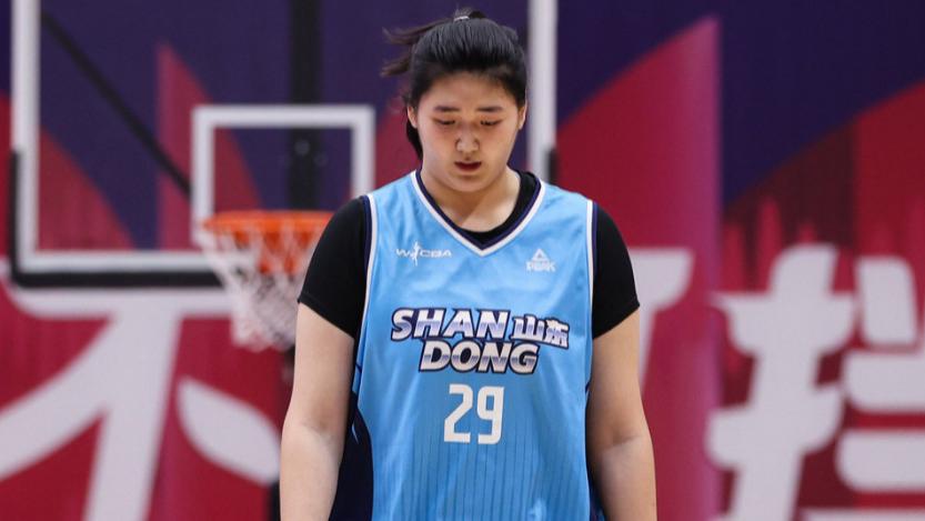 进阶了？张子宇训练投中超远三分 远投若成常规武器她必将统治全场