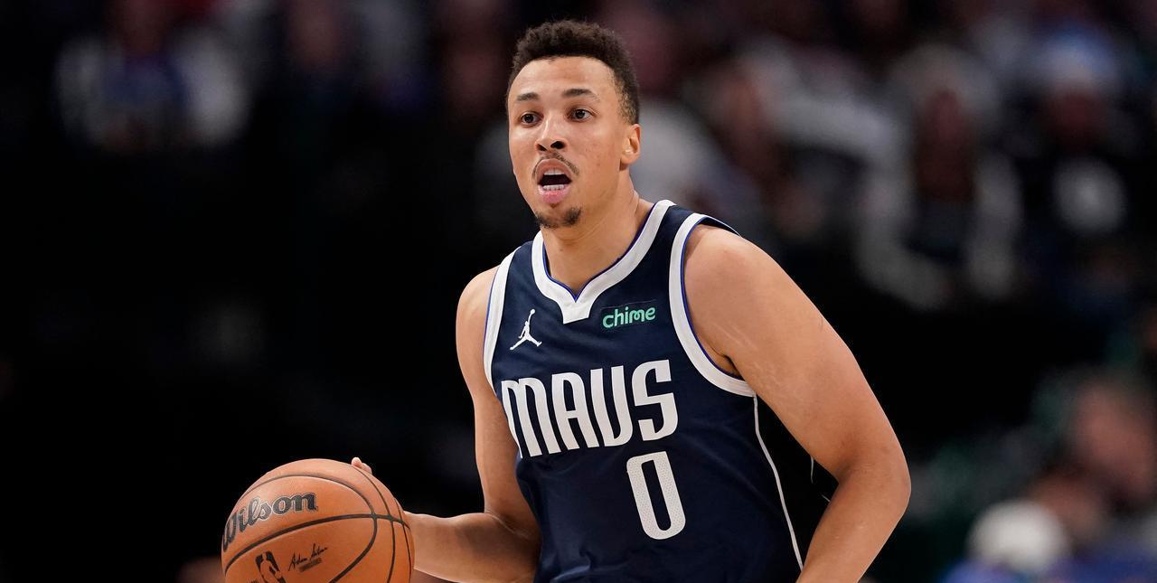 据ESPN记者沙姆斯·查拉尼亚报道，达拉斯独行侠队与丹特·埃克萨姆达成了一份为期