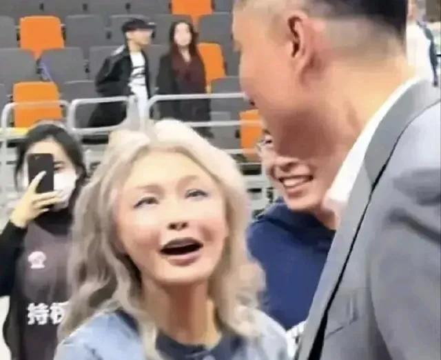 新疆赢球后，我猜杜锋朱芳雨得连夜开会了吧，附加赛可能打上海！我有一妙计，献给杜大