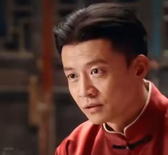 62岁的李勤勤郁闷了，
39岁的热依扎也郁闷了。
她们实在想不明白，明明是她们两