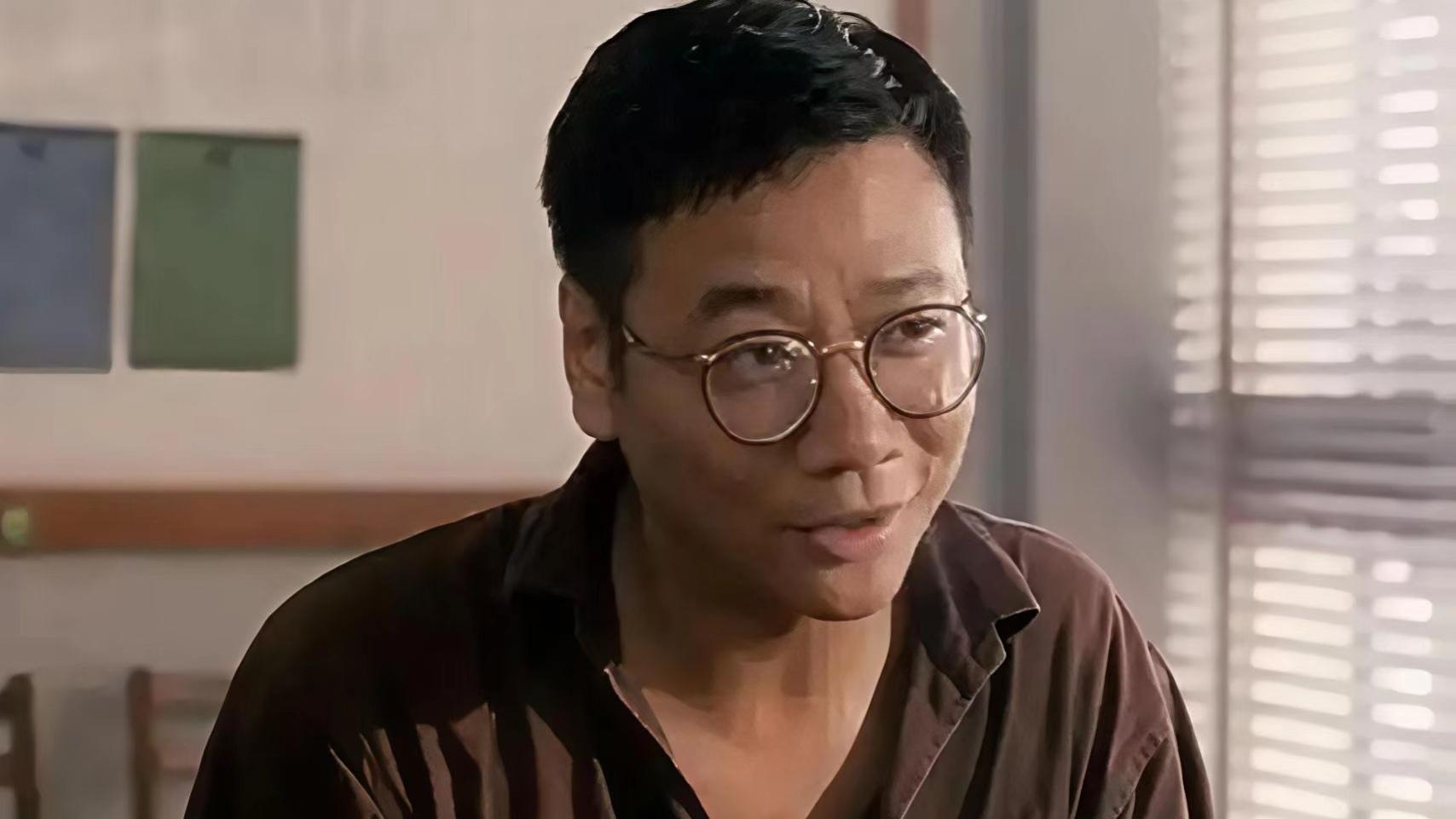 “香港四大恶人” 之首何家驹：戏里恶贯满盈，戏外孤身一人，一生被角色吞噬