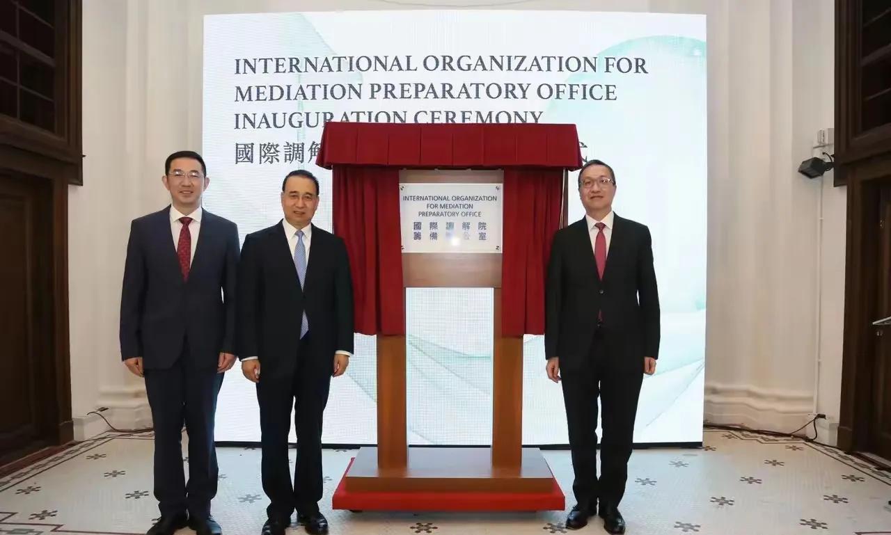 新成立的
“国际调解院”
面临的两大难题
“俄乌战争”和
“巴以冲突”
哪个调解