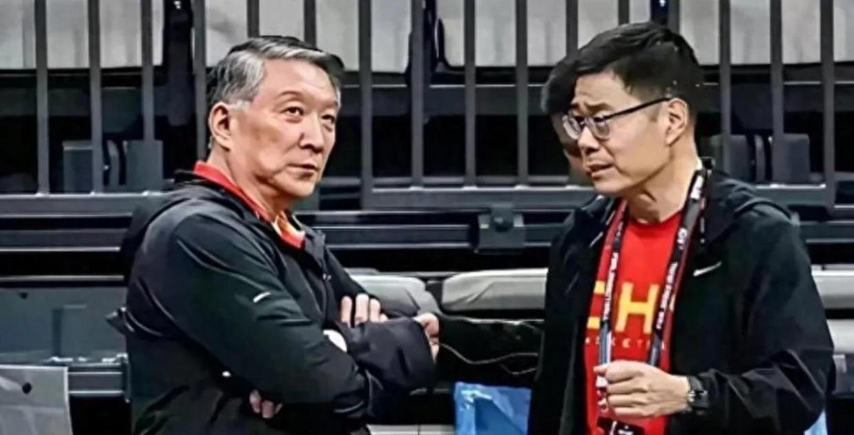 宫鲁鸣教练，你是脑力劳动者不是体力劳动者，不要本末倒置啊!
女篮面对同样的选手，