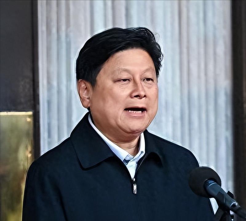 傅崐萁道歉，捅了马蜂窝？五大影响让人傻眼！
2025年3月7日，大家可能都听说了
