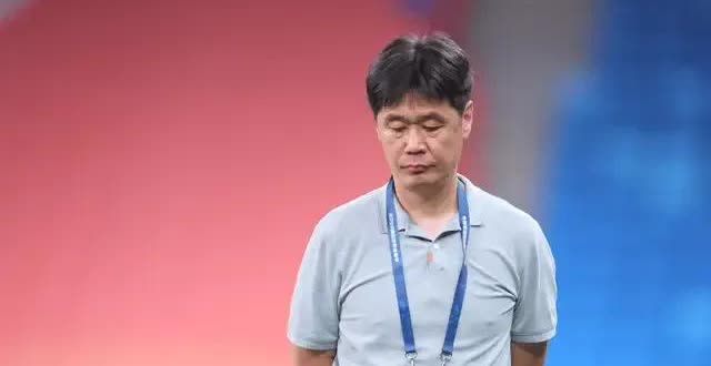 青岛海牛0:2不敌上海申花，比赛结束之后，青岛海牛主教练李霄鹏表示，确实双方的差