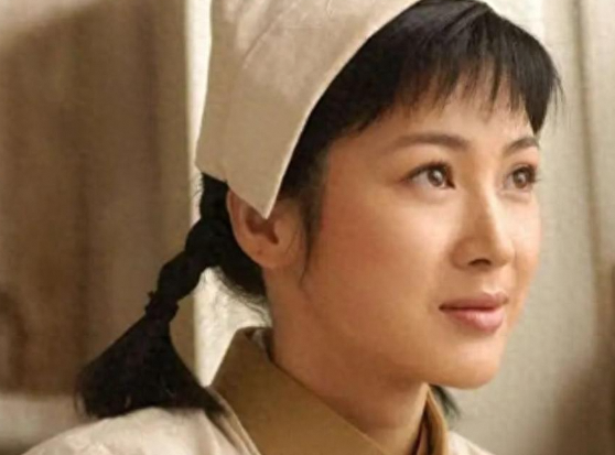童蕾为嫁富豪抛弃周一围 如今背债复出拍戏