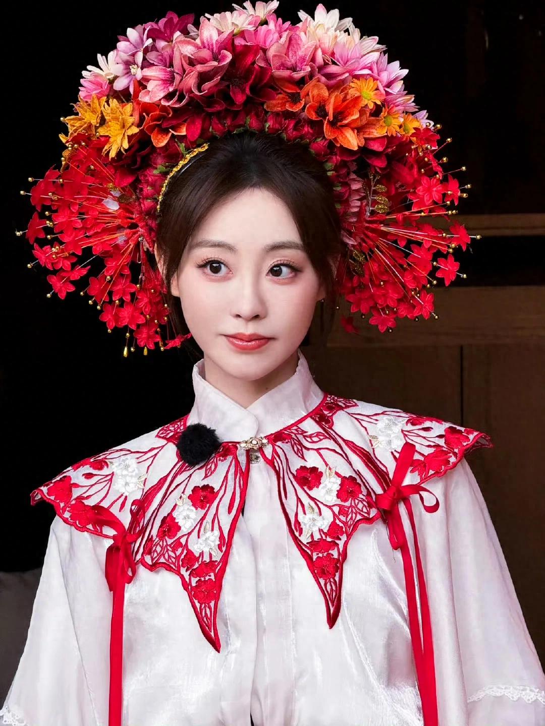 女星祝绪丹百变造型：艳丽娇美的姑娘！
