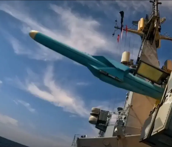 厉害了！我们的祖国。
近日，巴基斯坦试射中国造导弹过程中，直接贯穿靶标。可想而知