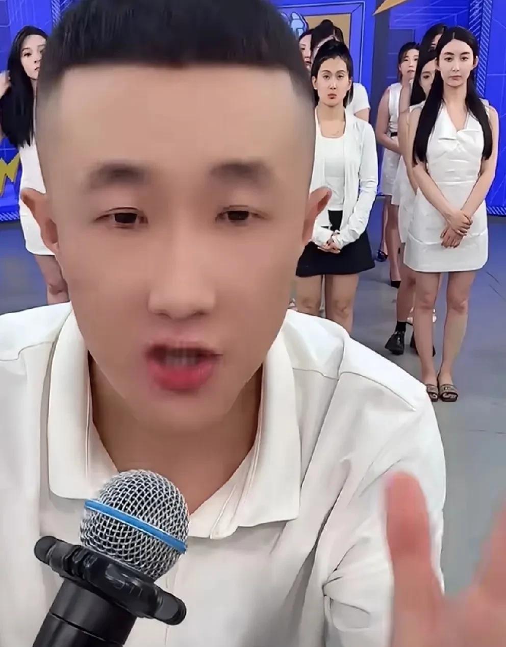 寂寞分析二嫂与仙家纷争，二嫂人气低，以前十万加不会回应！
           