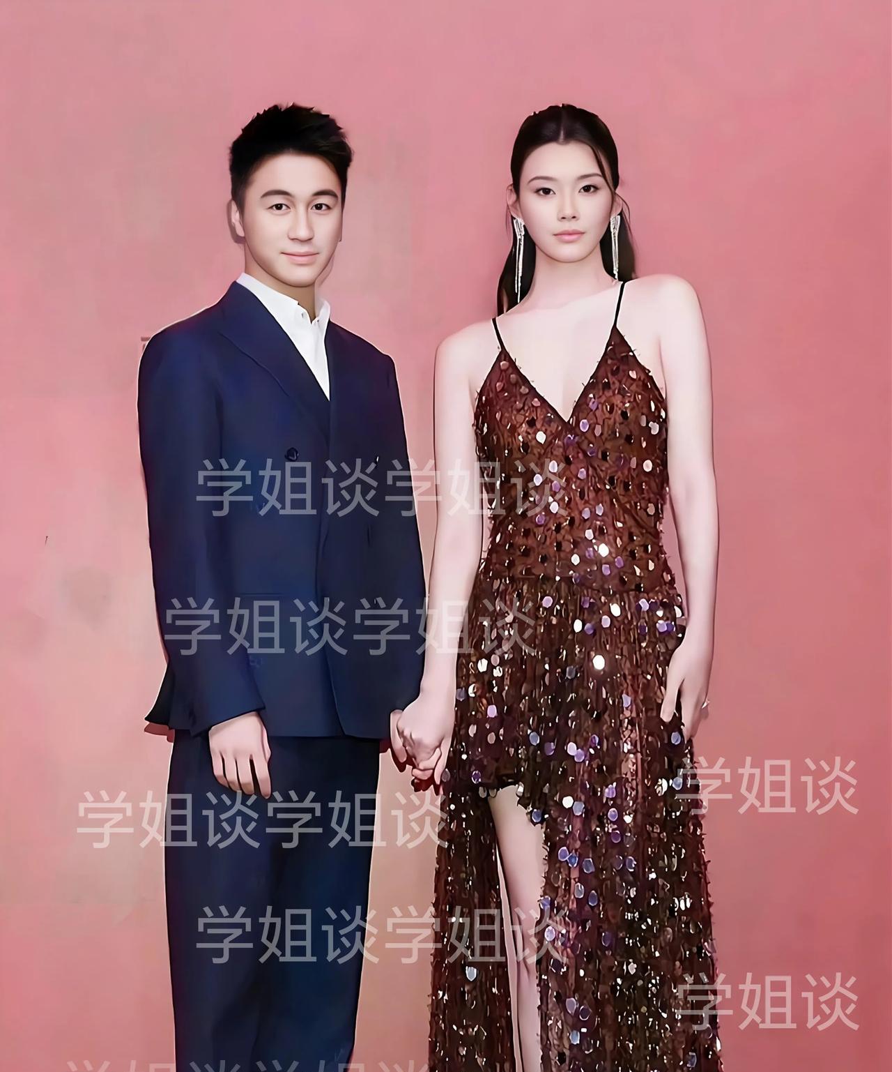 奚梦瑶哭了
因为何猷君
当初她嫁给何猷君，是觉得这个小伙子对她是真的好，因为爱所