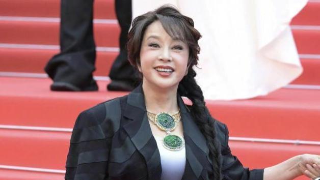 74岁的刘晓庆又偷税漏税了吗？再陷“税务门”，昔日风波重演？