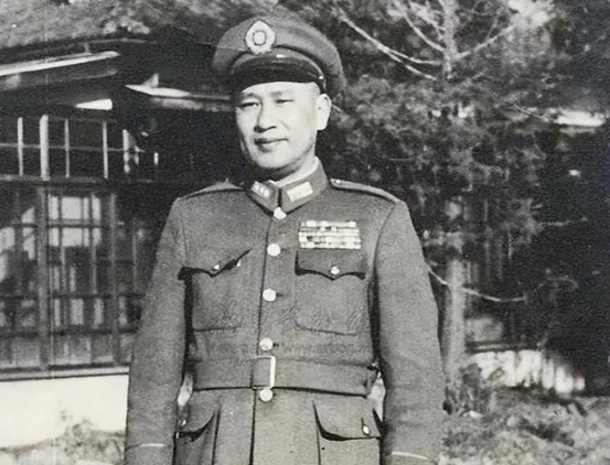 1930年，白崇禧的副官许辉，为了解决长官的生活问题，同时也为了自己的仕途晋升，