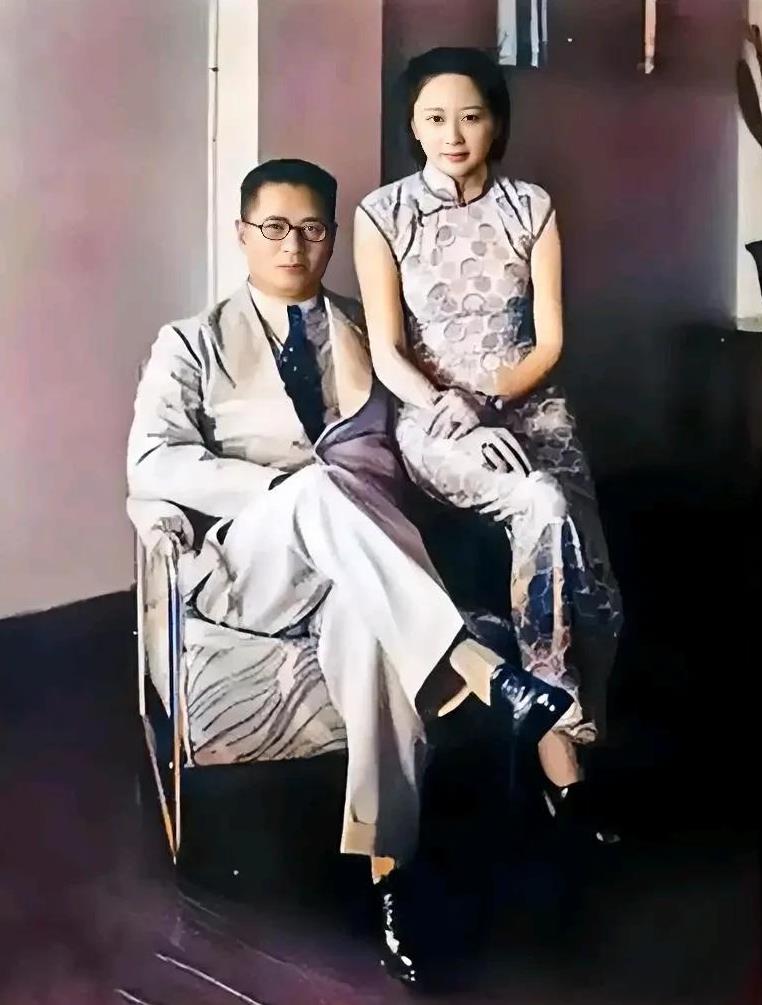这是宋子文与夫人张乐怡的一张合影老照片，这才是夫妇俩年轻时候的真实相貌，并非演员