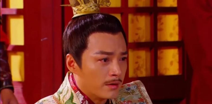公元632年，李世民召见尉迟恭：“听说你要谋反？”尉迟恭脱下上衣，怒气冲冲地说：