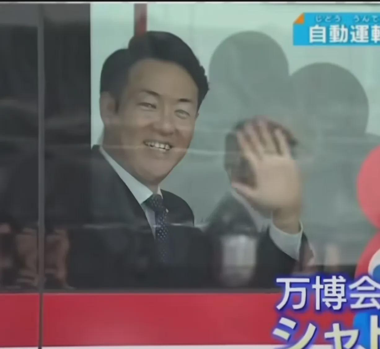 近日，大阪市长公开展示日本公交车先进的自动驾驶技术，引发全球关注。

不知比