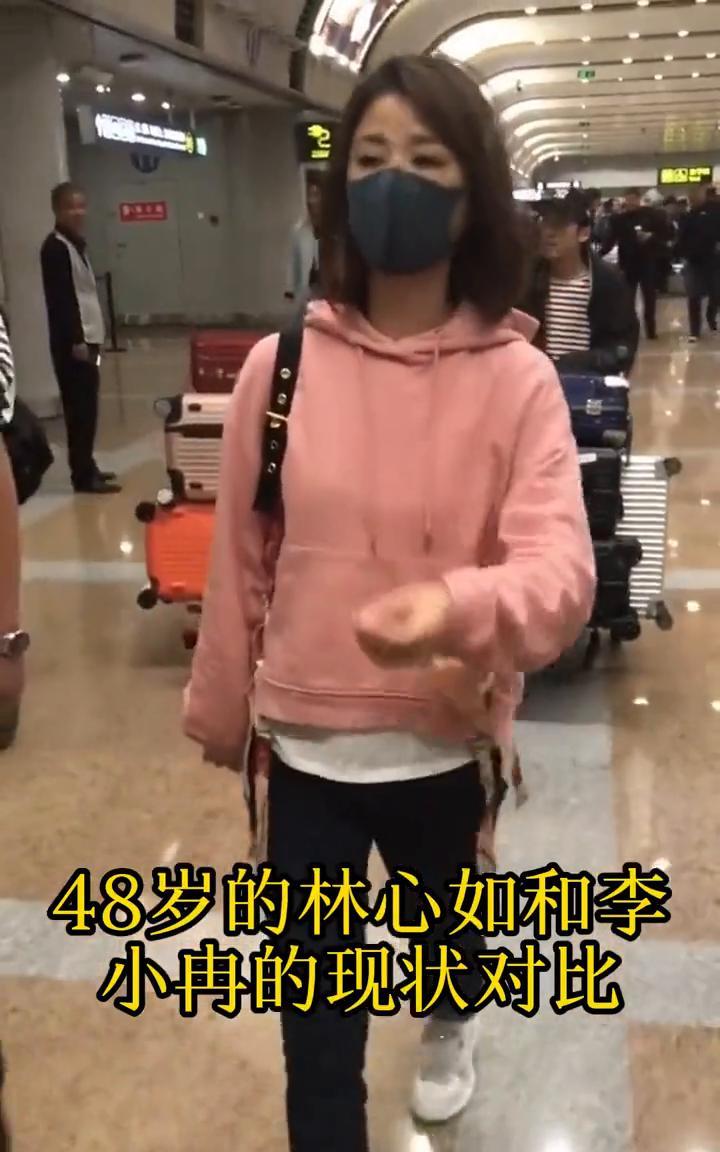 48岁的林心如和李小冉的现状对比让人大跌眼镜。
过度保养和自然老去的差异这么大，