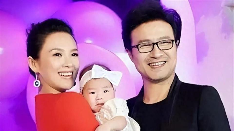 没对比就没伤害，汪峰章子怡分开为女儿庆生，细节暴露了两人关系