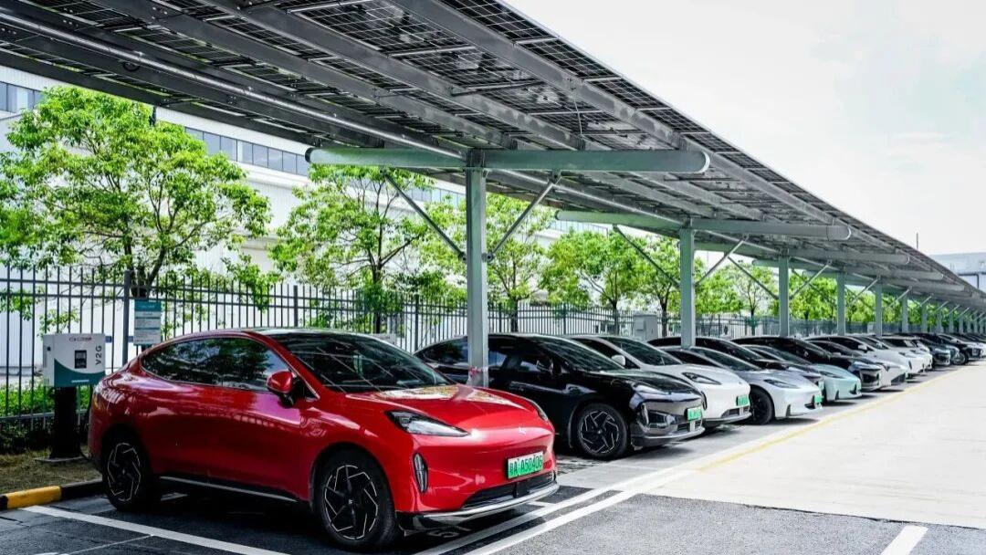 懵了！三季度利润暴跌3691％，净亏43亿，这家车企咋了