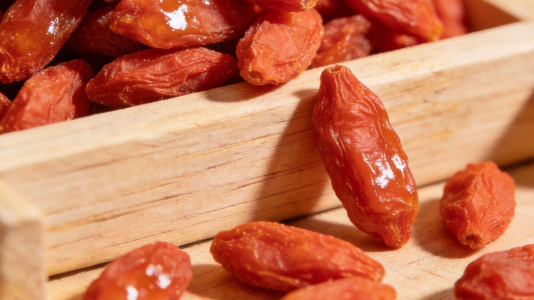 别把枸杞“泡废了”！孙汉华主任教你三招，喝出真实效果