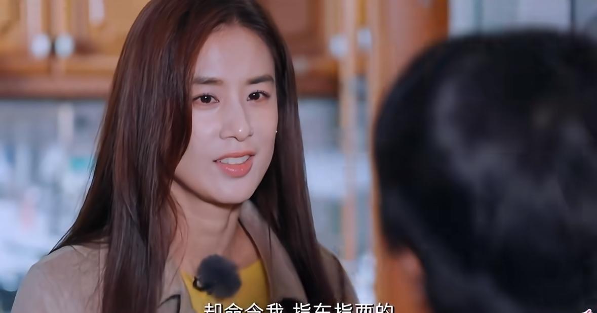 黄圣依妈妈“我不需要你来对我指手画脚”黄圣依一脸无奈，我只是想给你请个阿姨，让你