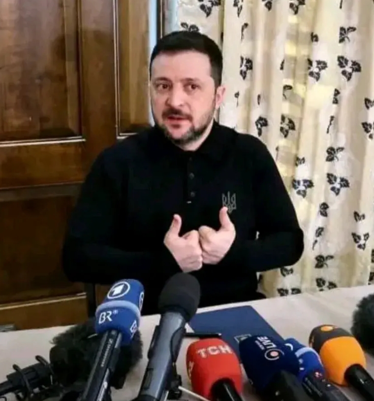 乌克兰现在太难了，美国全力施压，泽连斯基如果意志不坚定，身体不健康，会被美国折磨