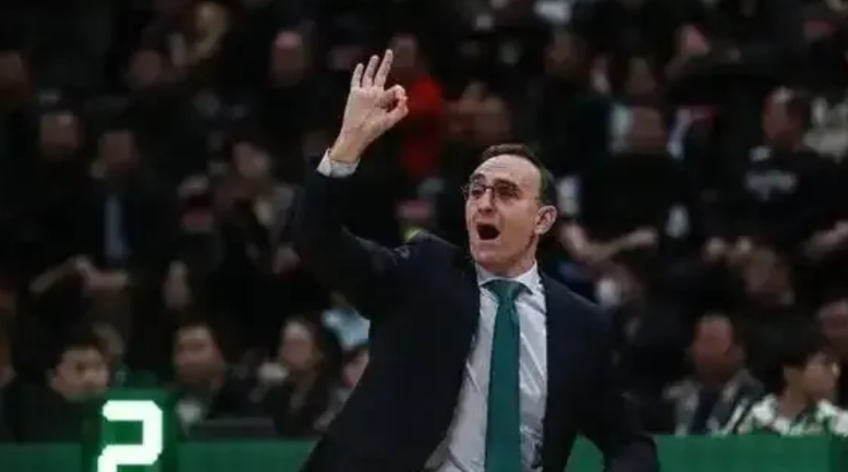 随着辽宁客场97:106负于南京苏酒，辽宁接下来几个现实肉眼可见

1、杨鸣指导