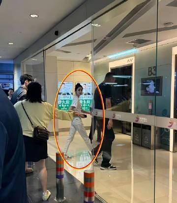 老天奶…娜扎现实长这样啊？？