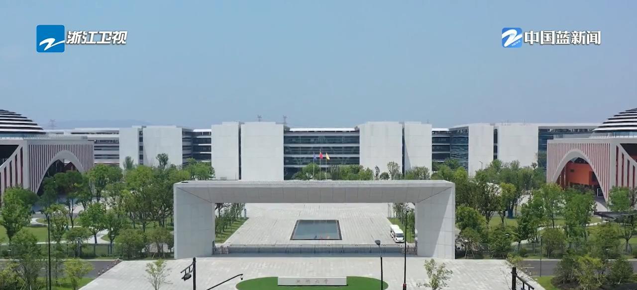 6月25日，浙江省领导到西湖大学调研。视频画面看到了西湖大学校长施一公作讲解。