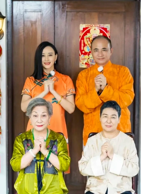 在婚姻里，女人嫁对老公固然关键，可拥有一个好婆婆同样重要。就像胡静，当她与婆婆和