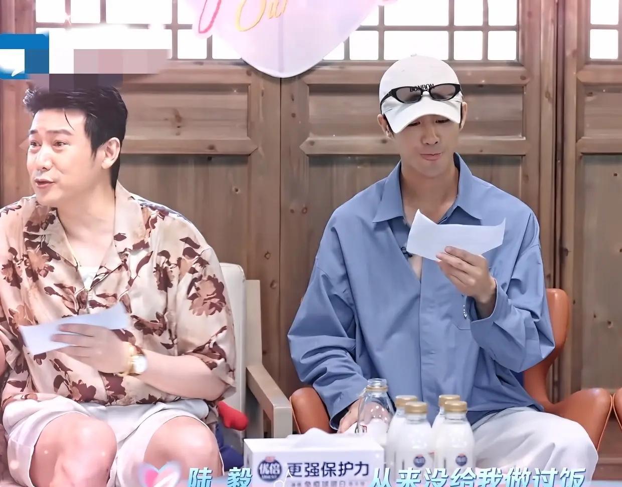 陆毅对鲍蕾是真宠，结婚30年不做饭，连方便面都不会煮……
小时候就觉得电视里的陆