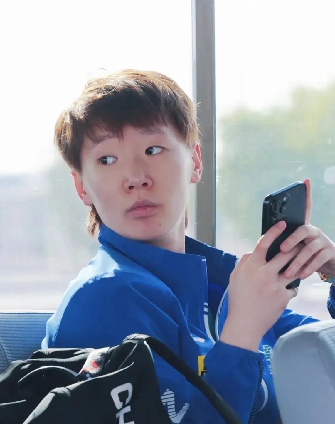 我相信以后王曼昱的签位，不会再这么坏了，也会有自己的主管教练，因为暗箱操作的人走