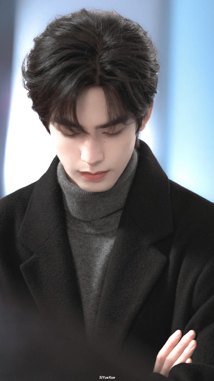 宋威龙戴眼镜超帅好嘛 ​​​