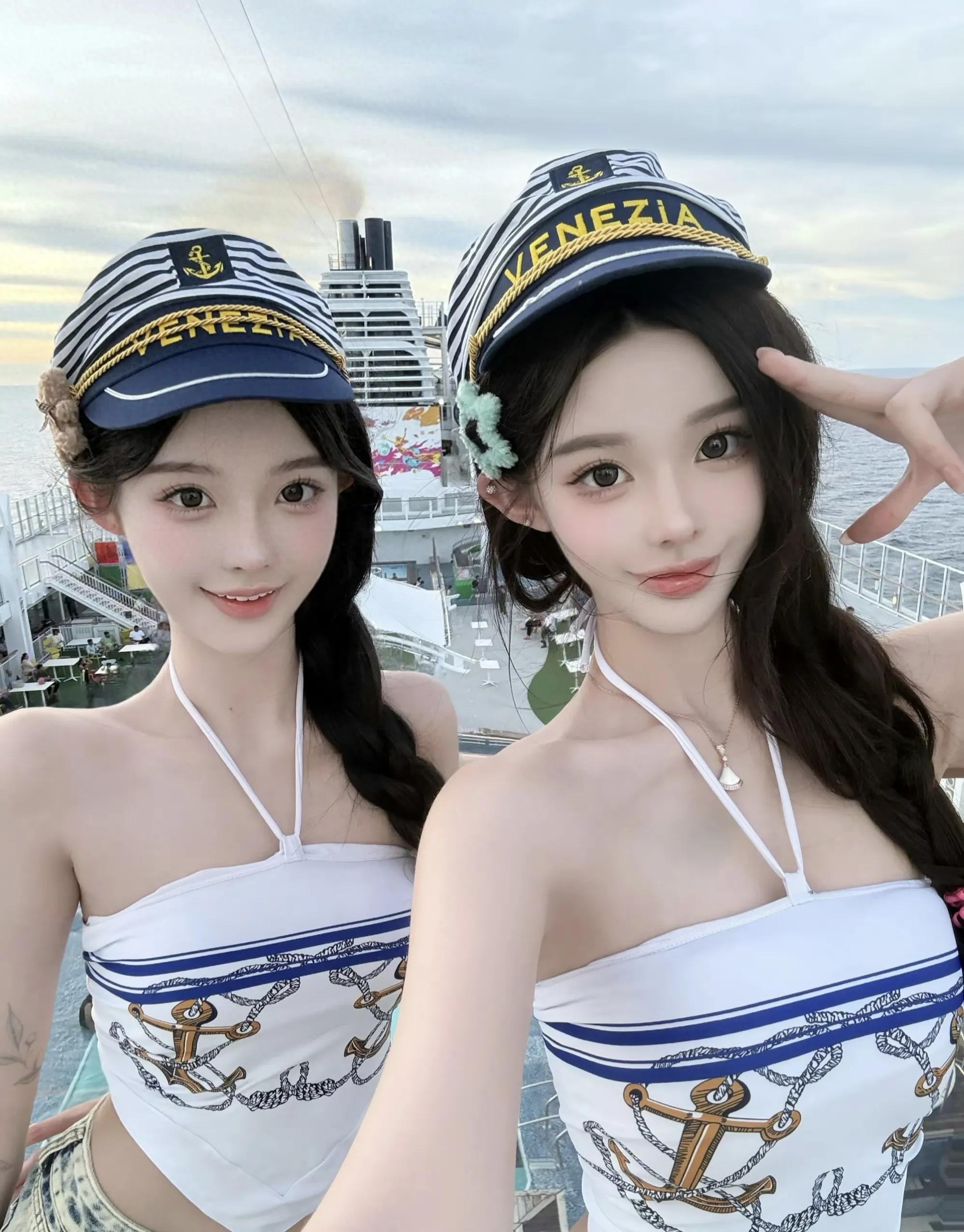 双胞胎模特的凡尔赛生活图鉴，每一幕都美到窒息
