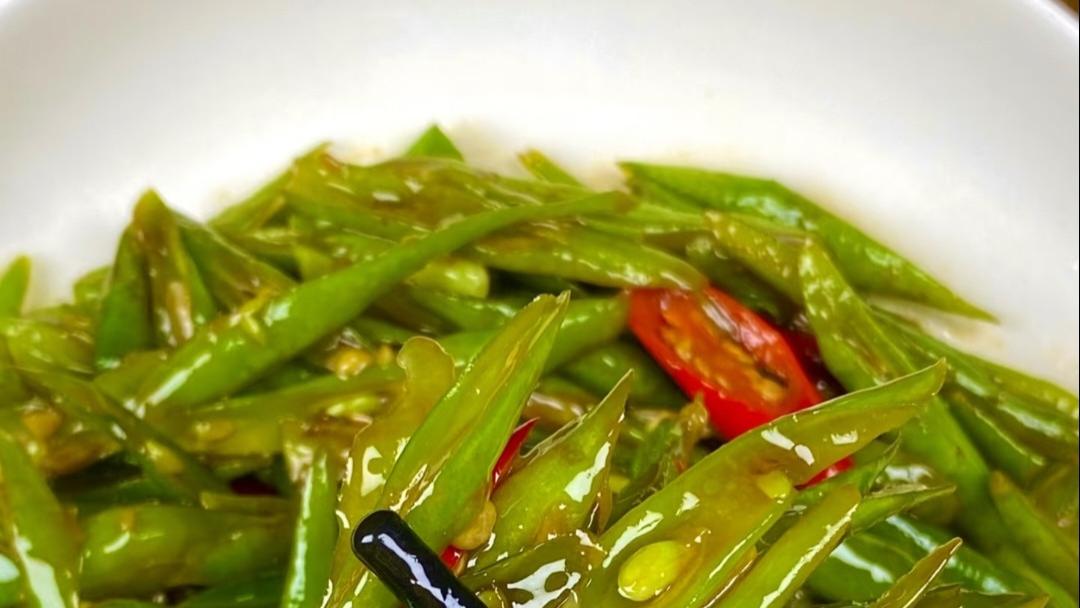 只炒5分钟，四季豆让全家抢空米饭——厨房小白也能复制的“舔手指”魔法