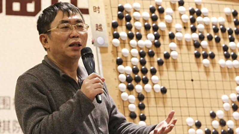 棋圣的足球梦！聂卫平曾为国足开茅台庆出线，盼中国再进世界杯