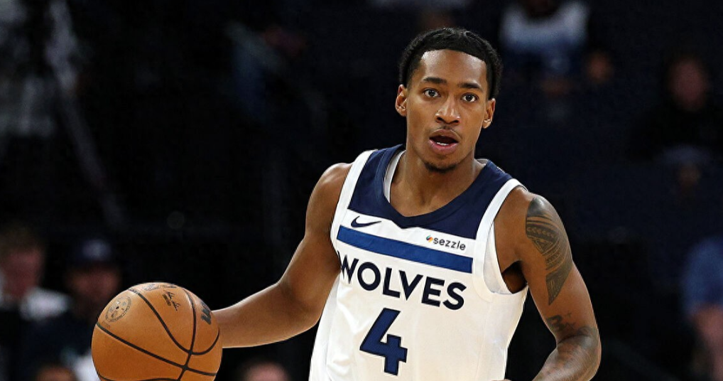 NBA季前赛再战一场，明尼苏达森林狼134-74广州龙狮。
本场比赛，森林狼在开