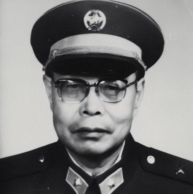 1953年，志愿军师长王扶之负伤回国，偶遇一赶车老丈，于是便乘车回家，两人相谈甚