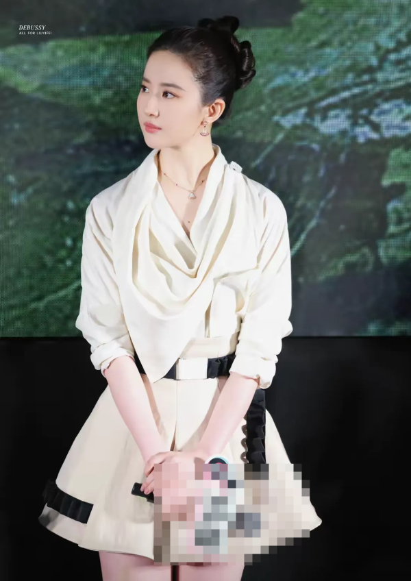 刘亦菲，170cm，这气质像不像财阀家的女儿！