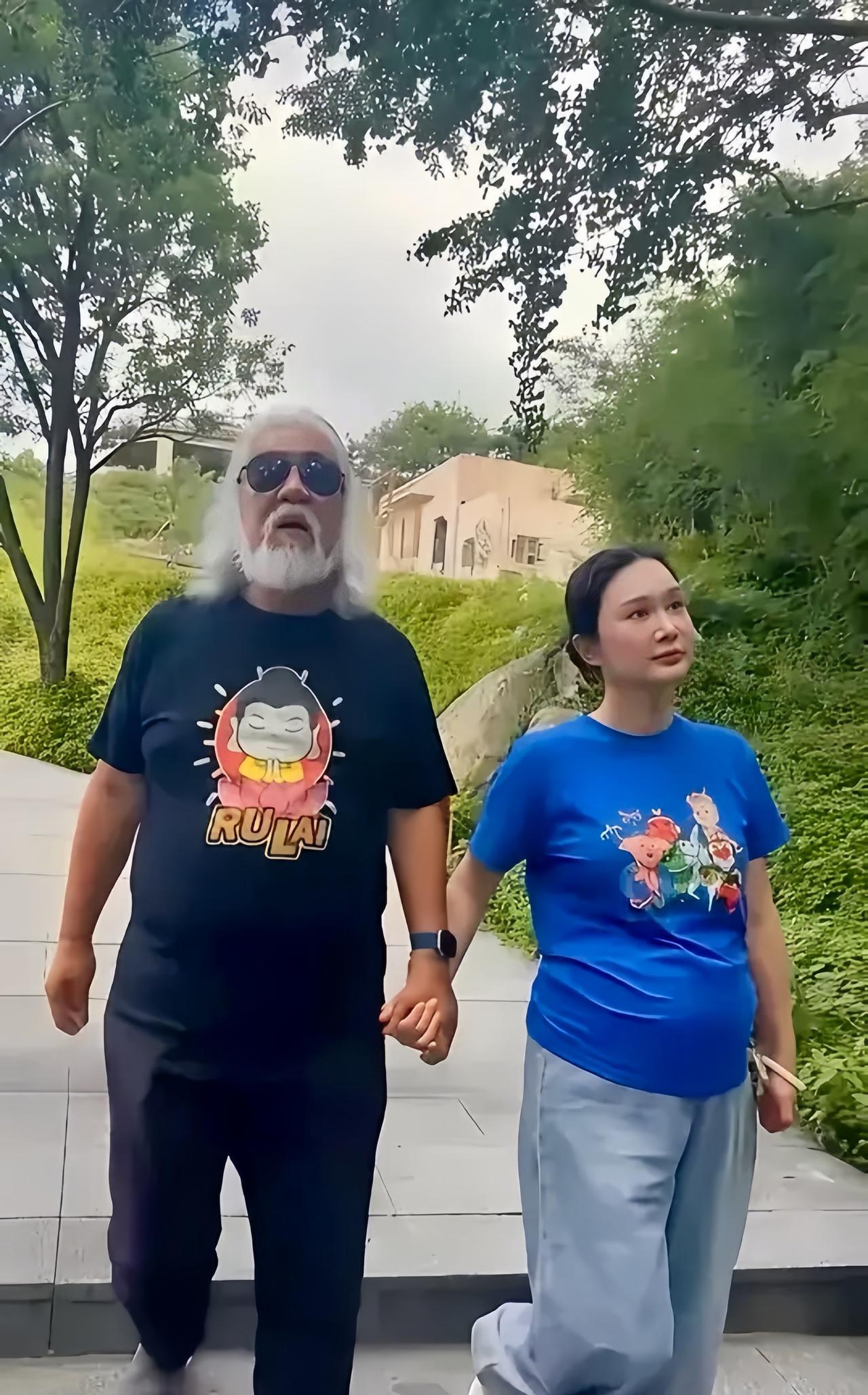 自从杜星霖嫁给大她31岁的张纪中，连续为张导生了四胎儿女，可谓是超乎小年轻夫妻了