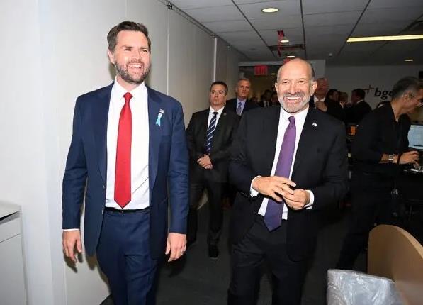 美国商务部长卢特尼克今天（8月3日）发文说：“祝我的朋友，美国历史上最伟大的副总