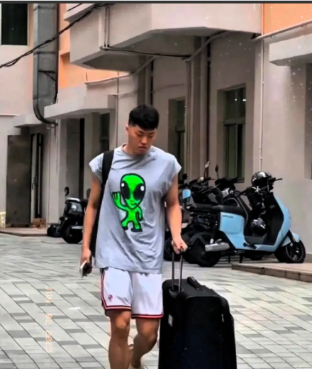 杜锋想在全运会夺金，最大对手不是辽宁，也不是浙江，更不是北京，而是广厦班底+周琦