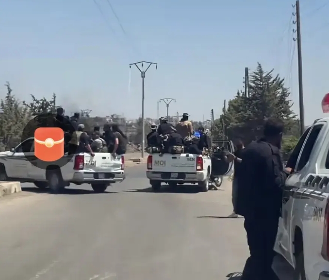 德鲁兹人顶不住了
原来德鲁兹人在以色列的协助下占领了叙利亚南部苏维达省。
然而，