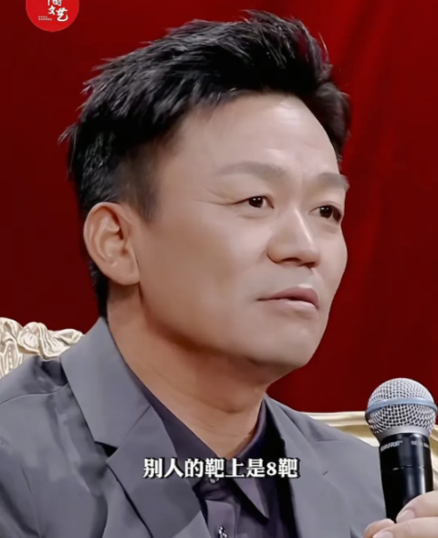 王宝强参加《士兵突击》剧组重聚，当年拍这部剧到部队跟新兵一样训练。打靶训练第一次