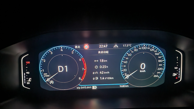 速腾的无敌油耗
夜跑，路上无车，下坡路多，但是油耗真的让我震惊了，6到飞起