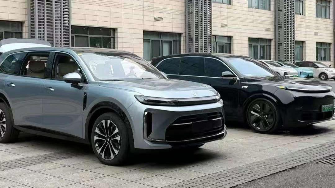 宝骏华境S最新实车曝光，比旁边的理想L6大出一截