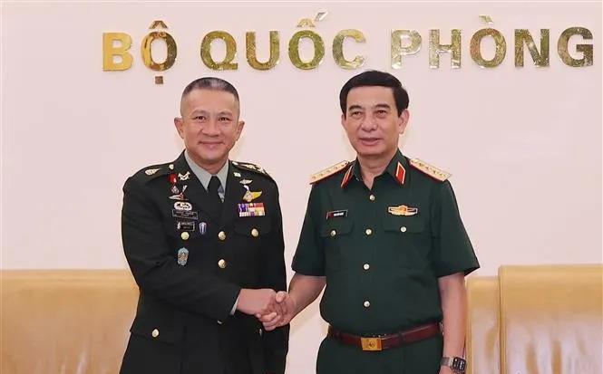 泰国军队求和越南，脸面何在











泰国军队这是闹哪样？竟然跑去越