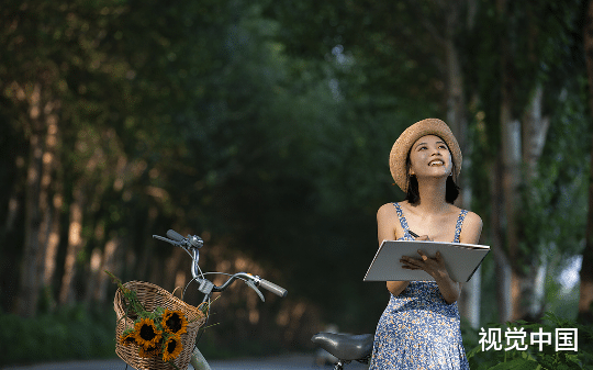 未婚夫为了哄外面的小女友让我颜面丢尽，我转手就把项目投资给了他兄弟，让他成为家族弃子
