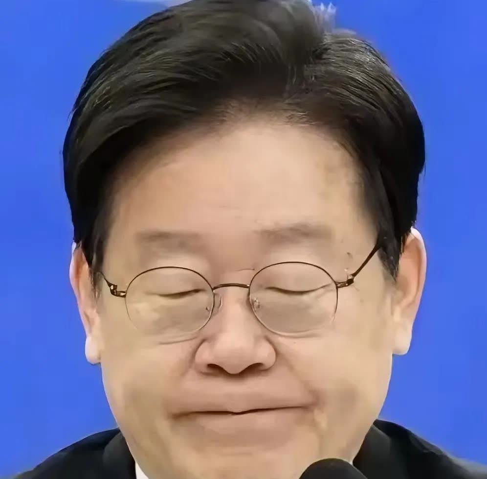 韩国李在明总统：
历史问题不宜计较
李在明总统近日接受日本《读卖新闻》采访时