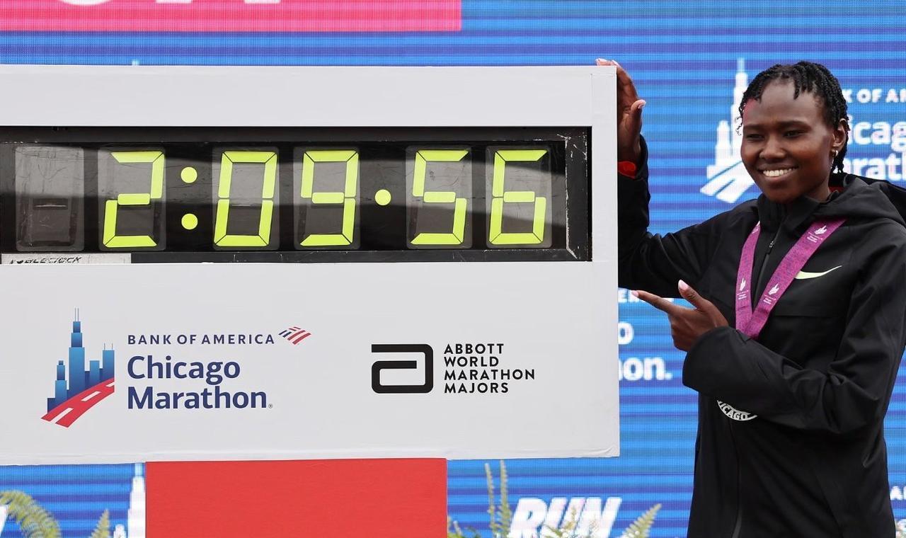 【女子马拉松世界纪录保持者临时禁赛】7月17日，田径诚信机构AIT通报，女子马拉